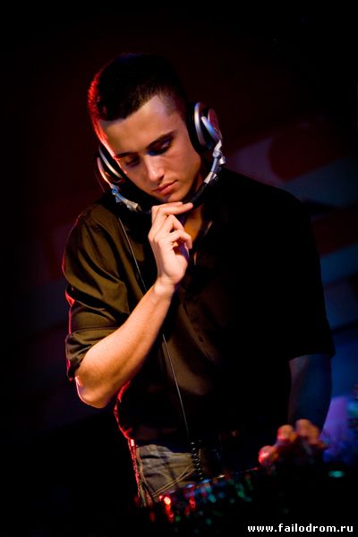 <b>DJ Loboff - Это лето просто класс!</b> скачать бесплатно